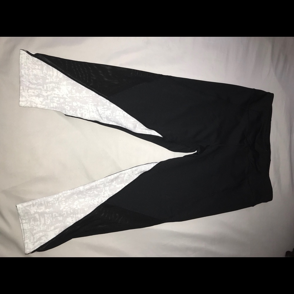 Yoga exercise ankle leggings!! Size L